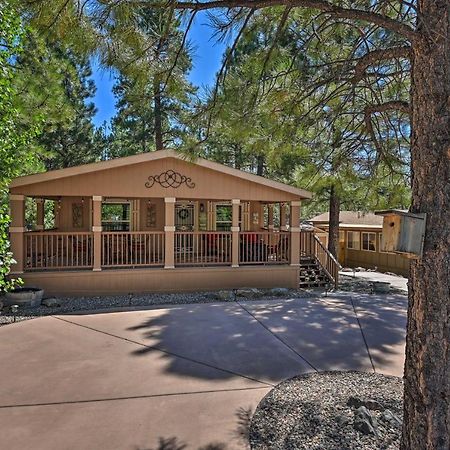 Munds Park Cabin Retreat With Deck And Fire Pit! Exteriör bild