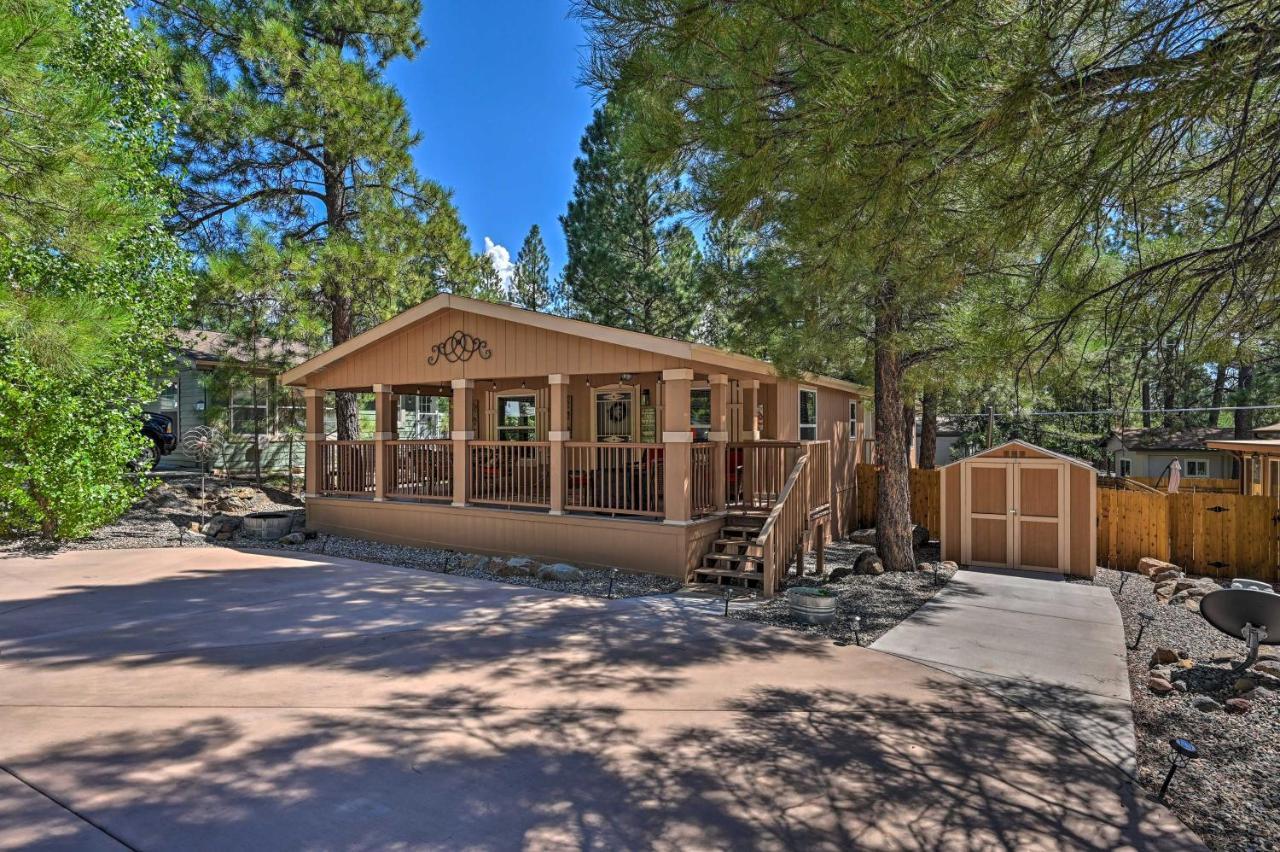 Munds Park Cabin Retreat With Deck And Fire Pit! Exteriör bild