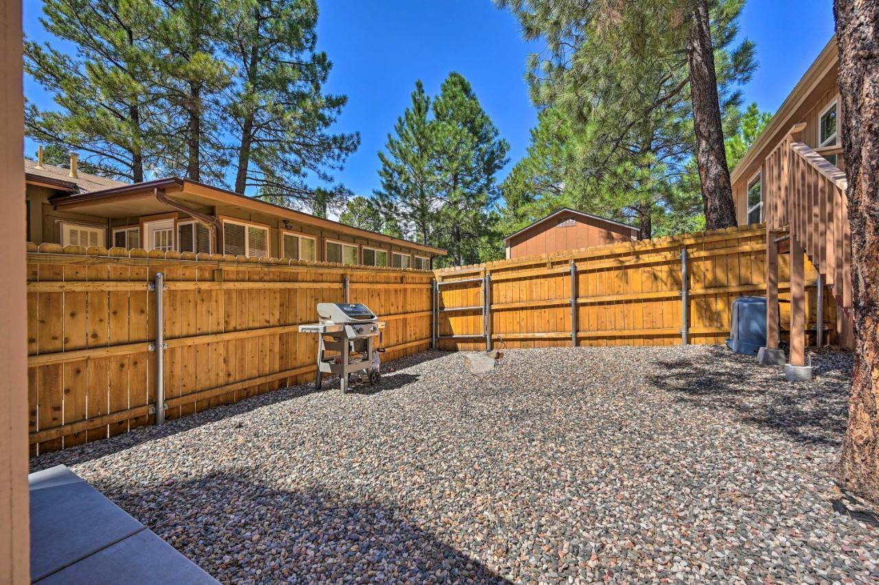 Munds Park Cabin Retreat With Deck And Fire Pit! Exteriör bild